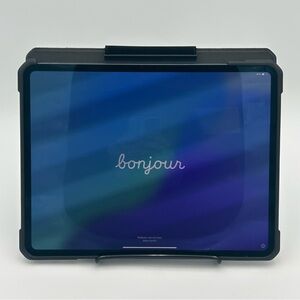 Apple 7th Generation iPad Pro 13” 256GB A2926